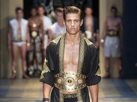 Versace Spring 2013 Menswear Fashion Show